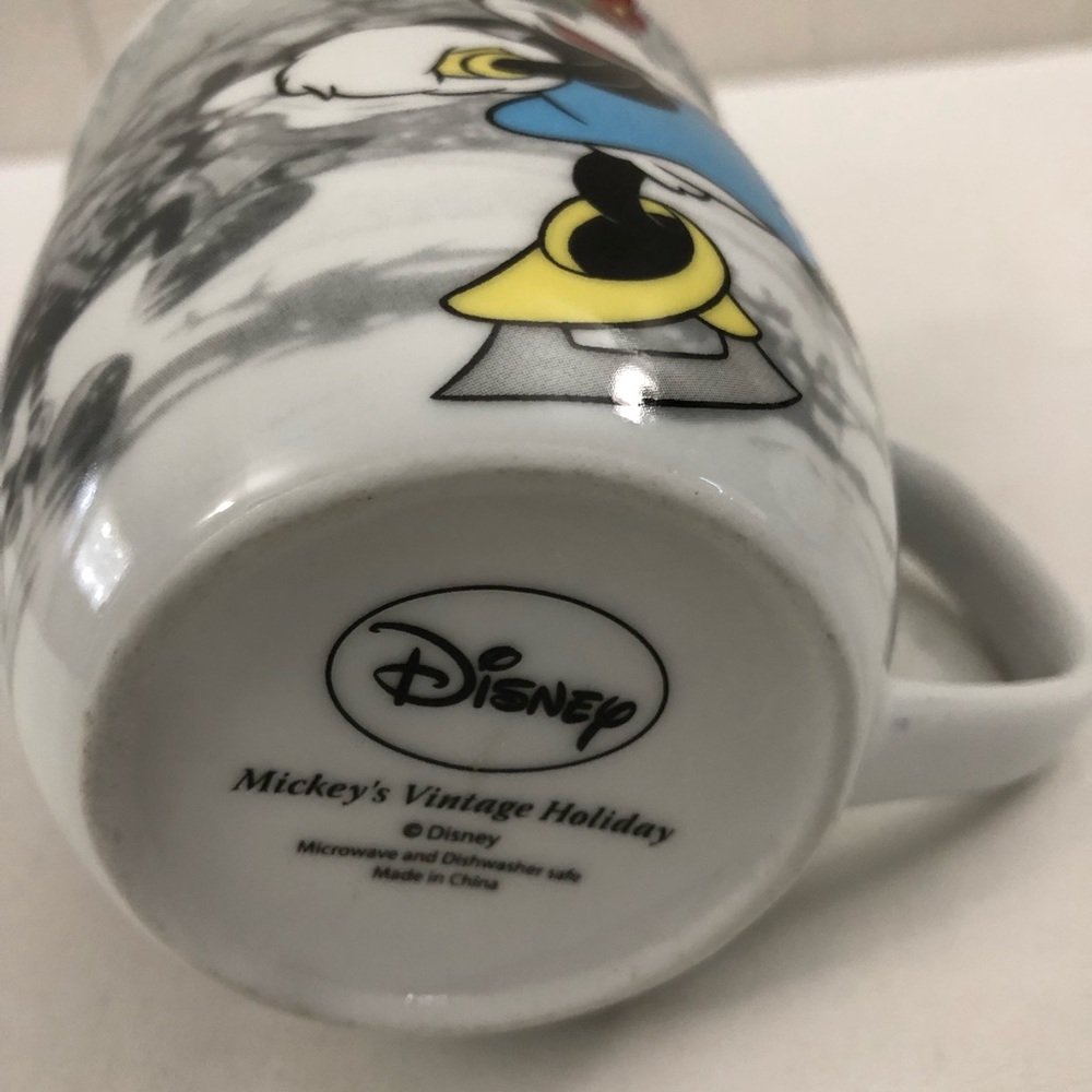 DISNEY ‘Mickey’s Vintage Holiday’ Coffee Mug - Picture 7 of 9